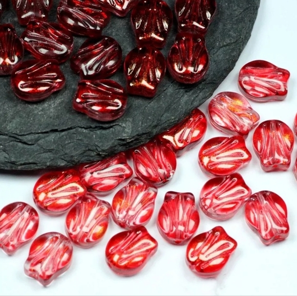 Choice of red, pink, or blue handcrafted tulip lampwork glass bead earrings. 🌷 - Picture 6 of 8